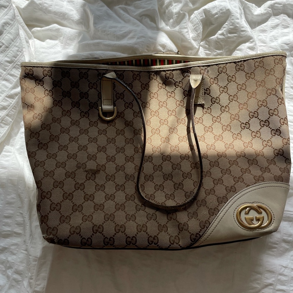 Gucci tote bag with dust bag